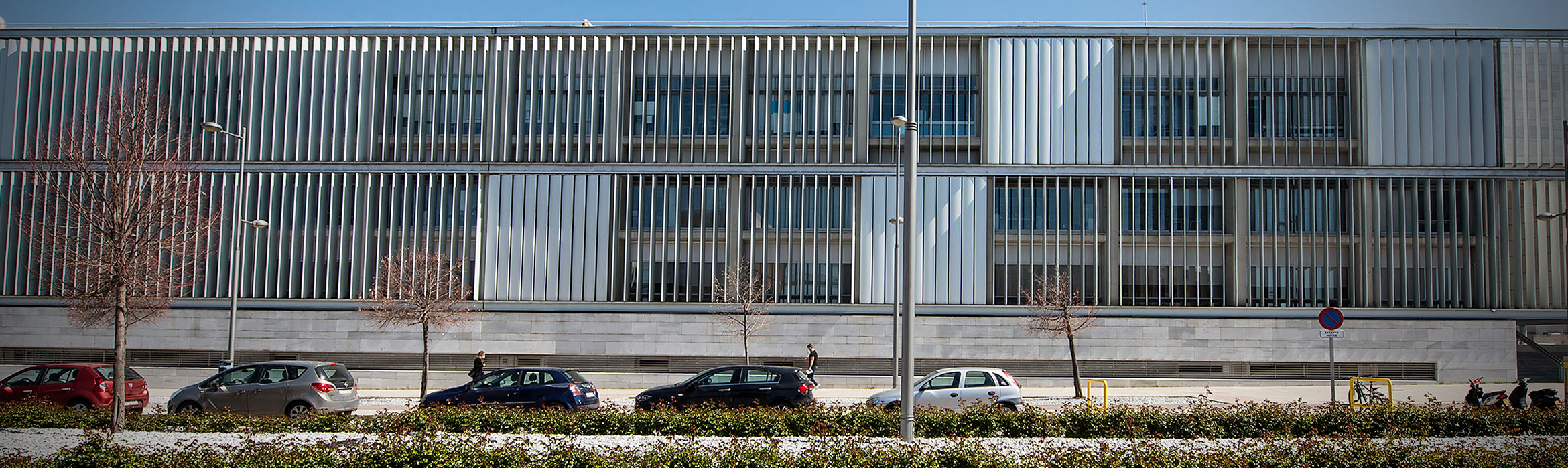 Fachada del edificio del Centro de Investigación Biomédica