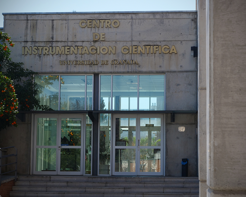 Entrada Centro de Instrumentación Científica sede Fuentenueva
